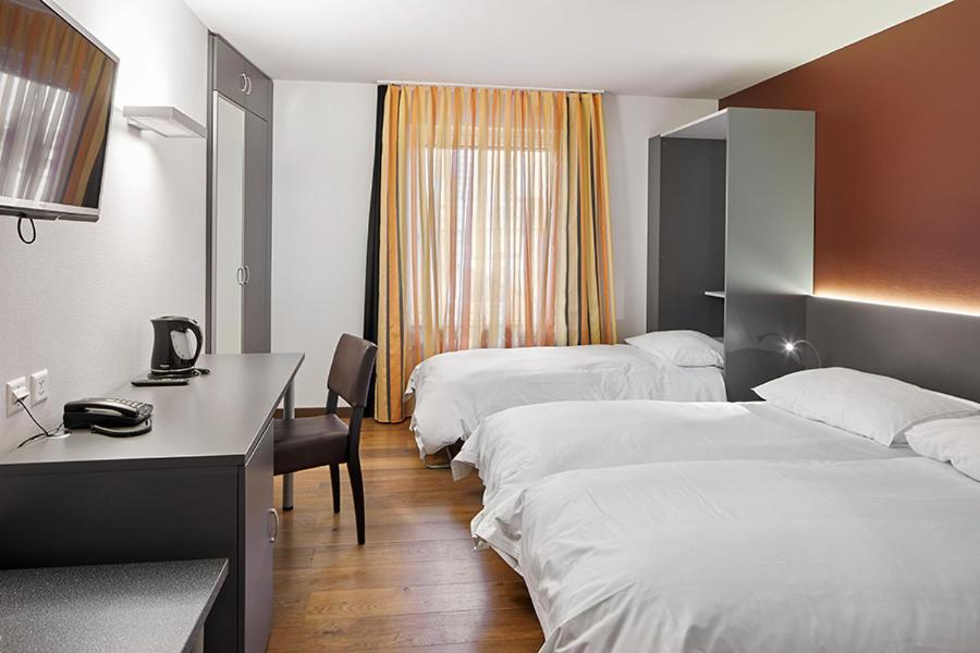 Hotel Du Commerce Basel Exterior photo