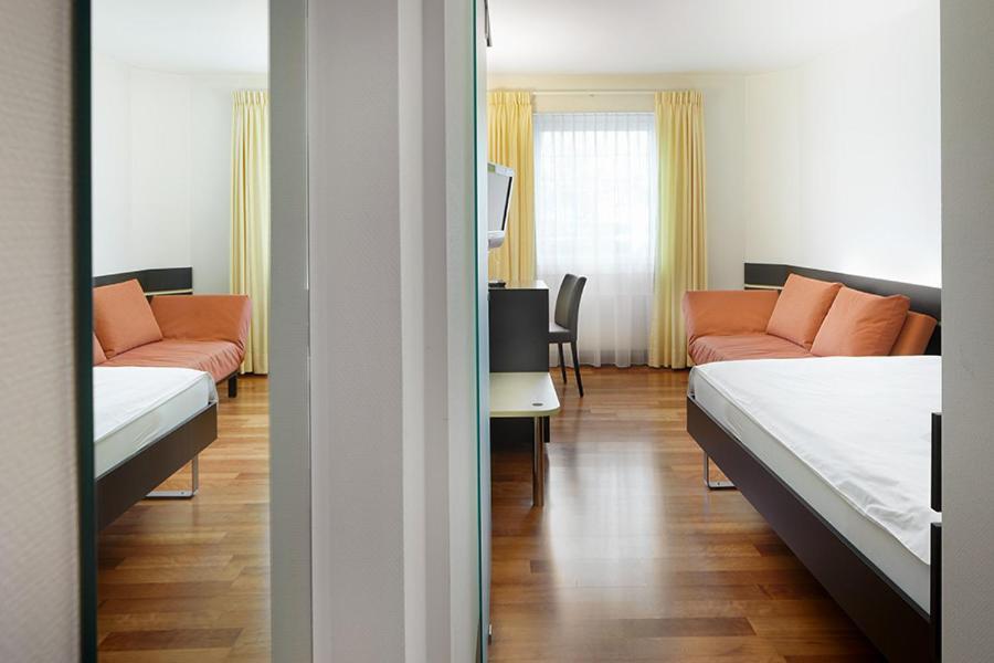 Hotel Du Commerce Basel Exterior photo