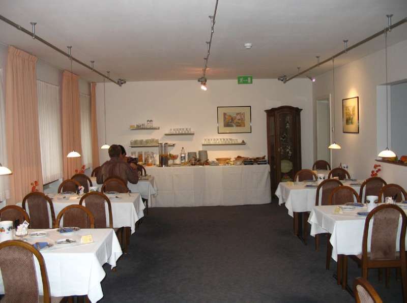 Hotel Du Commerce Basel Exterior photo